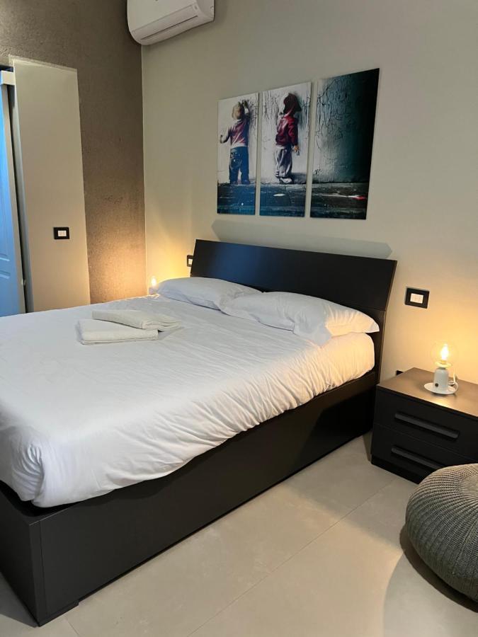 V&B Suites And Apartments Павия Екстериор снимка