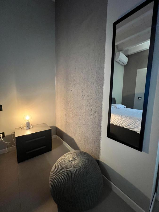 V&B Suites And Apartments Павия Екстериор снимка