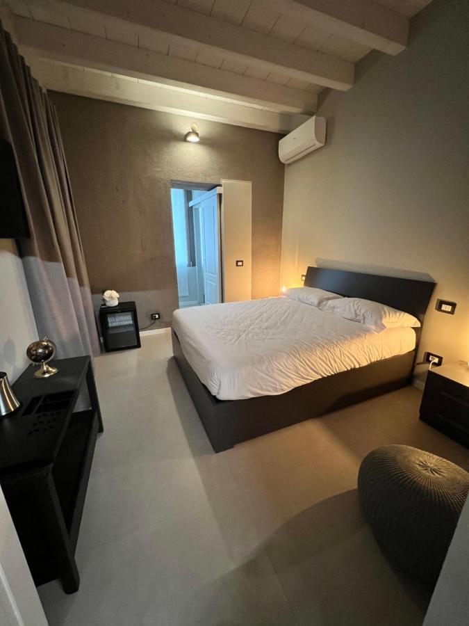 V&B Suites And Apartments Павия Екстериор снимка