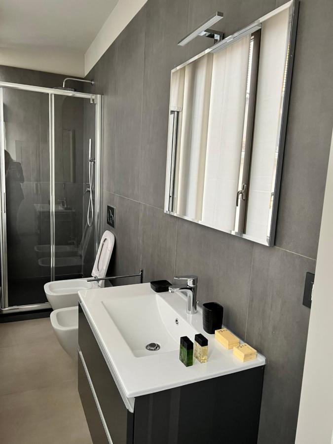 V&B Suites And Apartments Павия Екстериор снимка