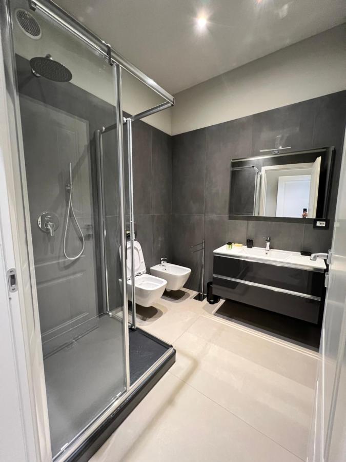 V&B Suites And Apartments Павия Екстериор снимка