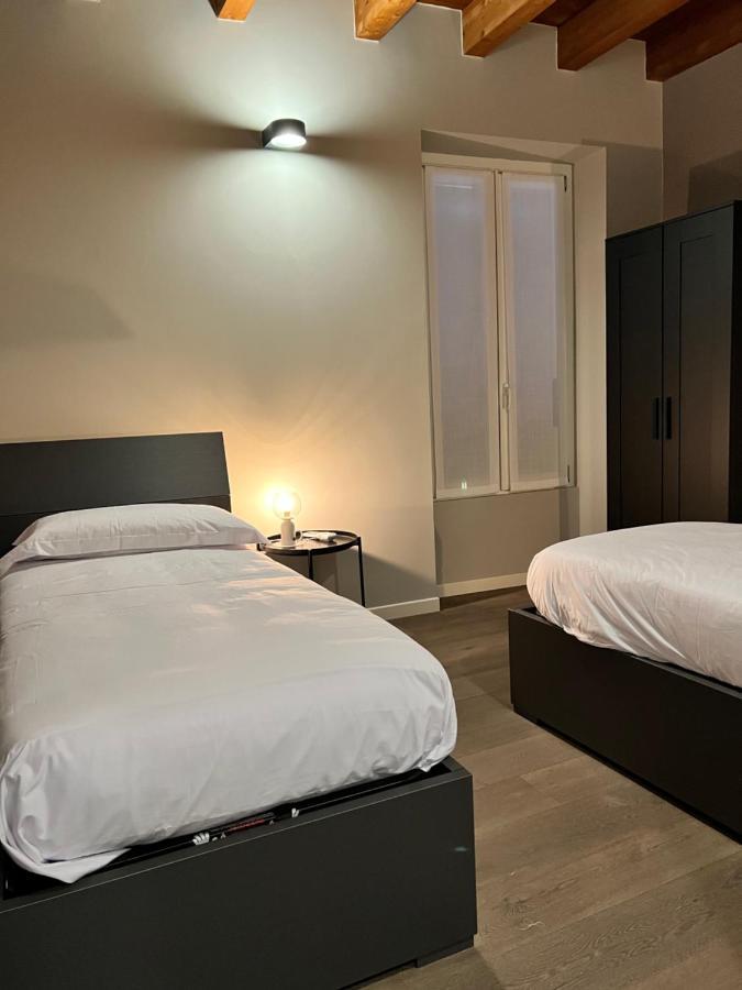 V&B Suites And Apartments Павия Екстериор снимка
