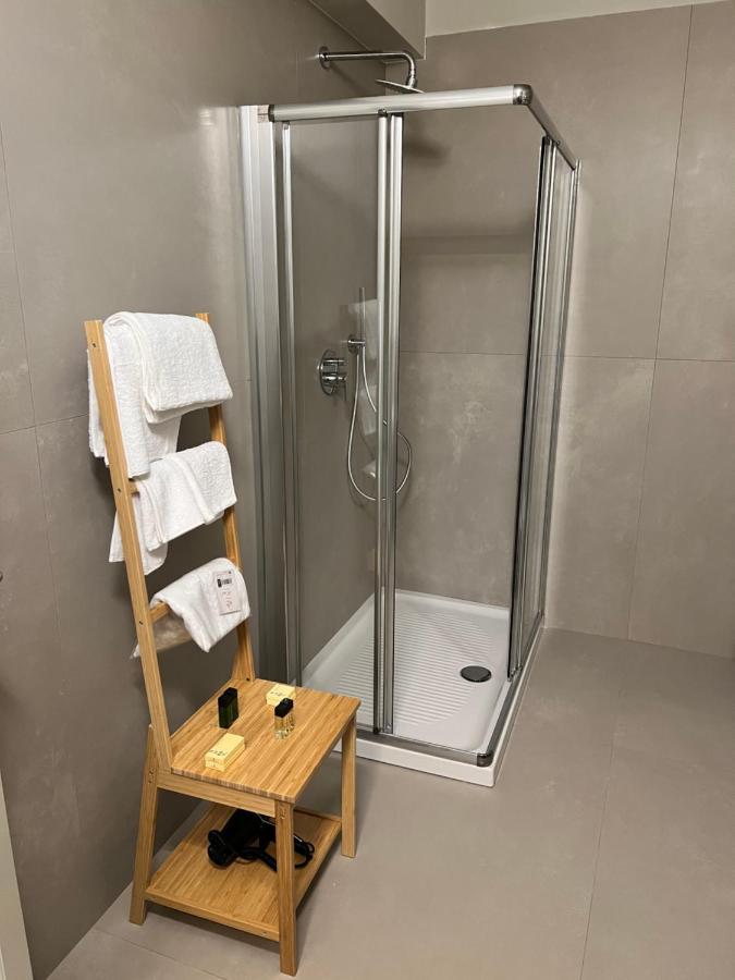 V&B Suites And Apartments Павия Екстериор снимка