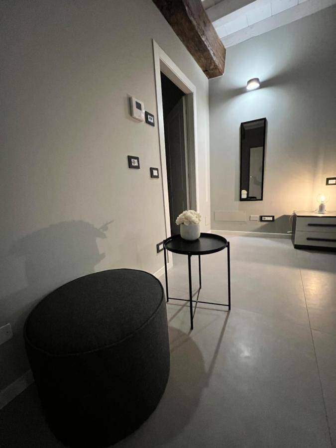 V&B Suites And Apartments Павия Екстериор снимка
